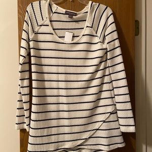 A Pea in The Pod maternity top